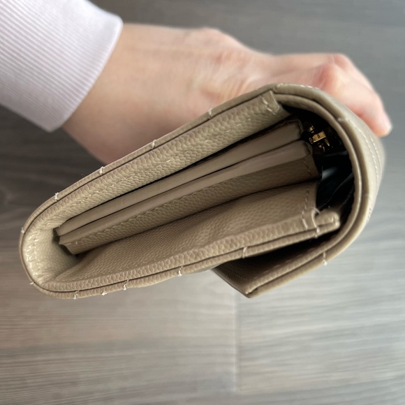 Authentic Yves Saint Laurent wallet - Picture 15 of 16